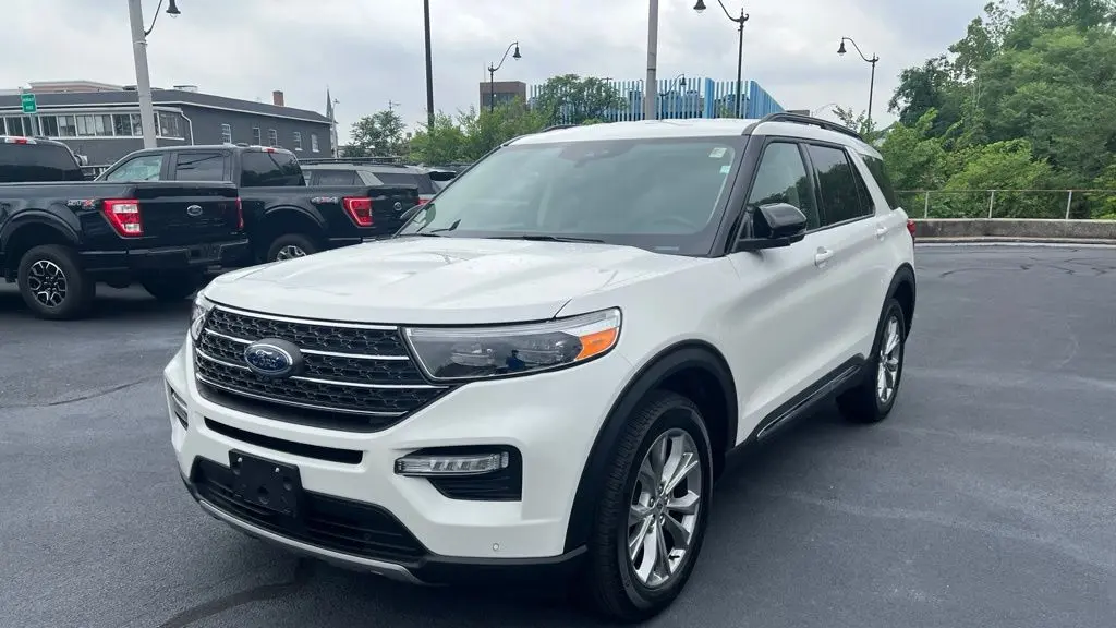 2024 Ford Explorer XLT