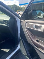 2020 Explorer Thumbnail 15