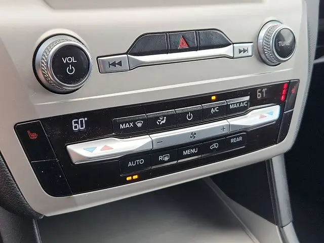 2021 Ford Explorer - $24,994