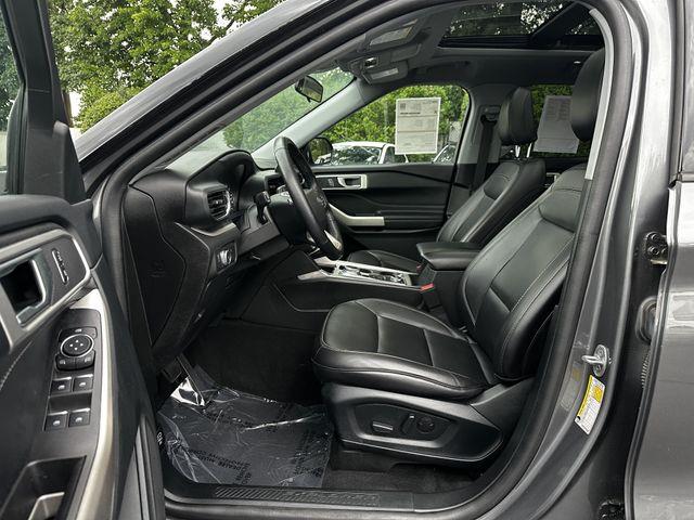 2022 Ford Explorer - $29,900
