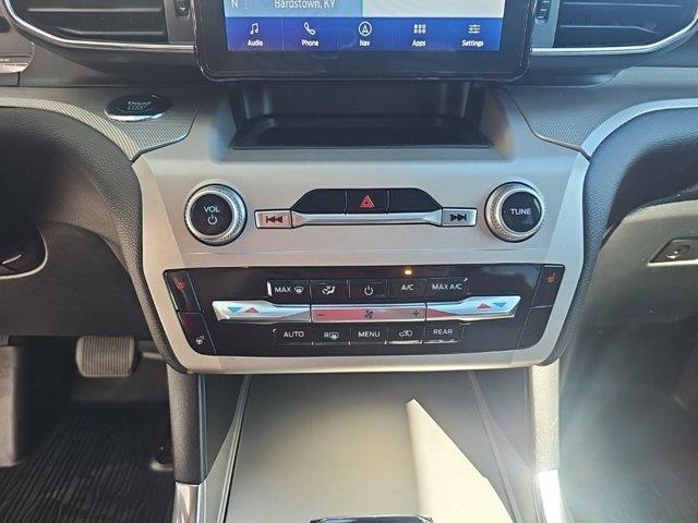 2022 Ford Explorer - $23,998