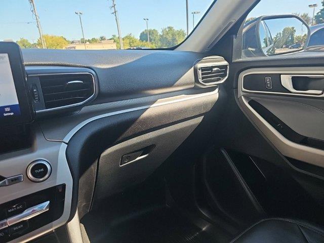 2022 Ford Explorer - $23,998