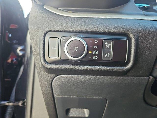 2022 Ford Explorer - $23,998