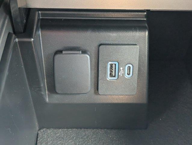 2023 Ford Explorer - $28,498
