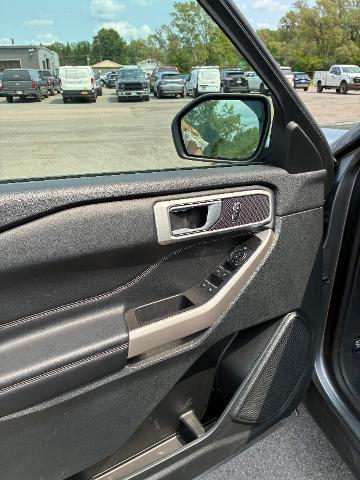 2023 Ford Explorer - $27,990