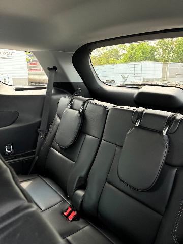 2023 Ford Explorer - $27,990