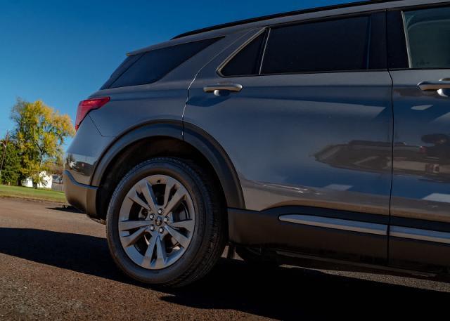 2023 Ford Explorer - $33,400
