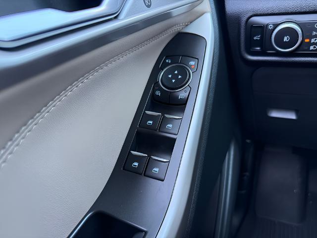 2023 Ford Explorer - $32,995