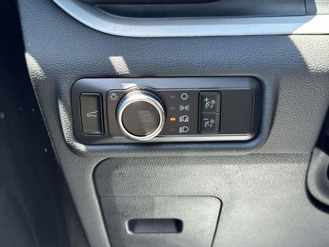 2023 Ford Explorer - $26,657