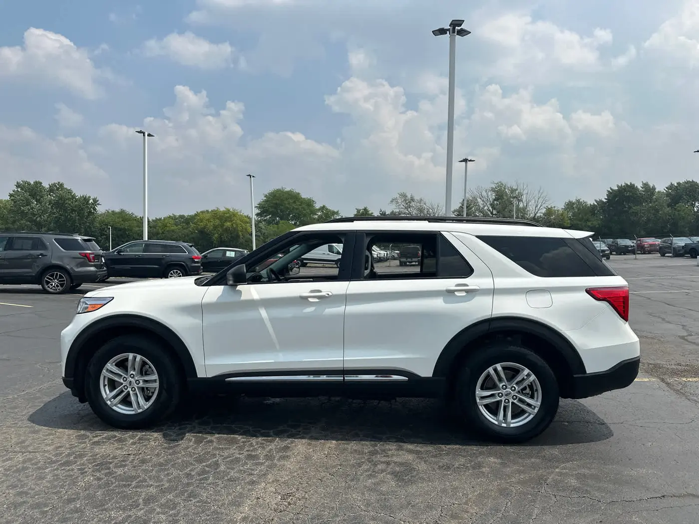 2023 Ford Explorer - $31,300