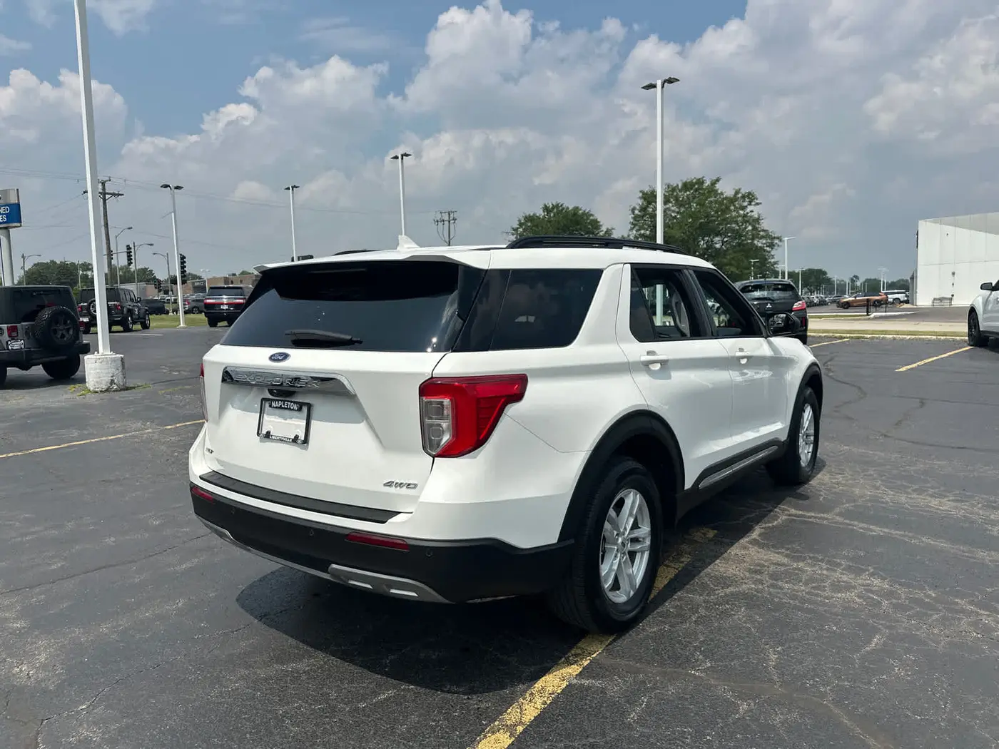 2023 Ford Explorer - $31,300