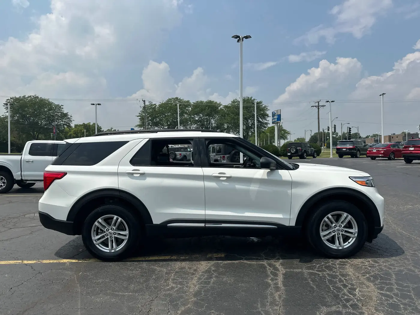 2023 Ford Explorer - $31,300