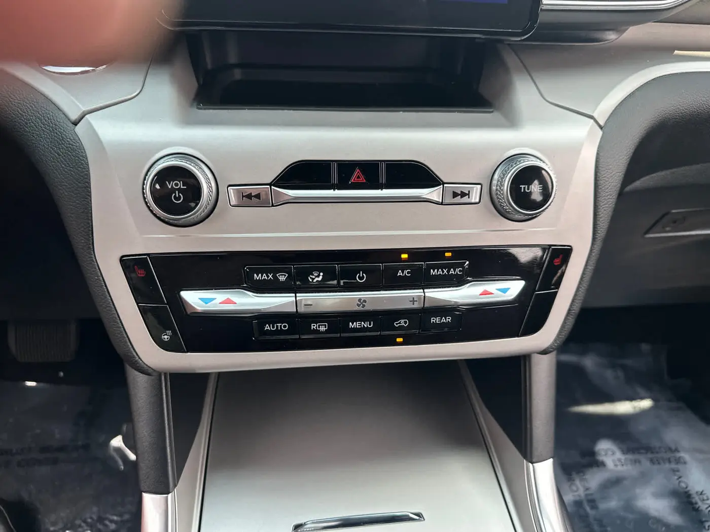 2023 Ford Explorer - $31,300