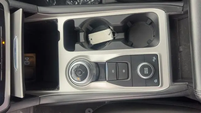 2022 Ford Explorer - $28,901