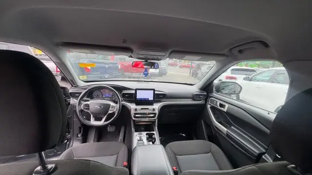 2022 Ford Explorer - $28,901