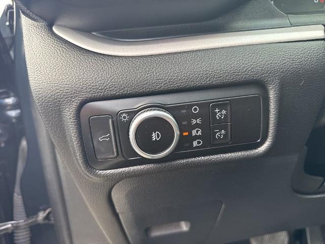 2023 Ford Explorer - $32,300