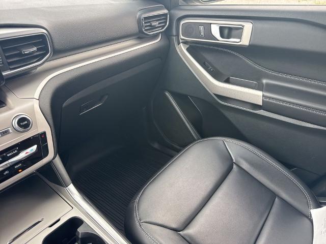 2023 Ford Explorer - $32,300