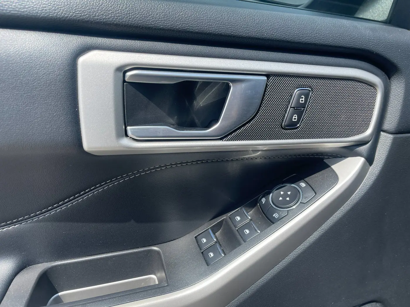 2023 Ford Explorer - $28,006