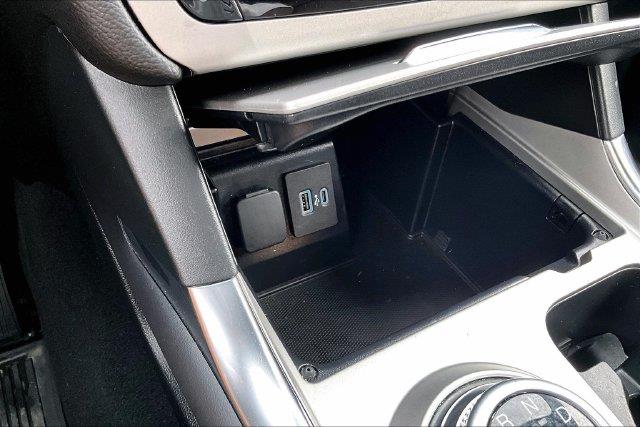 2023 Ford Explorer - $32,351