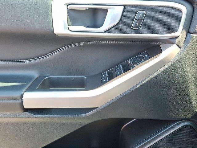 2023 Ford Explorer - $33,177