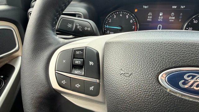 2023 Ford Explorer - $31,990
