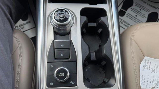 2023 Ford Explorer - $31,990
