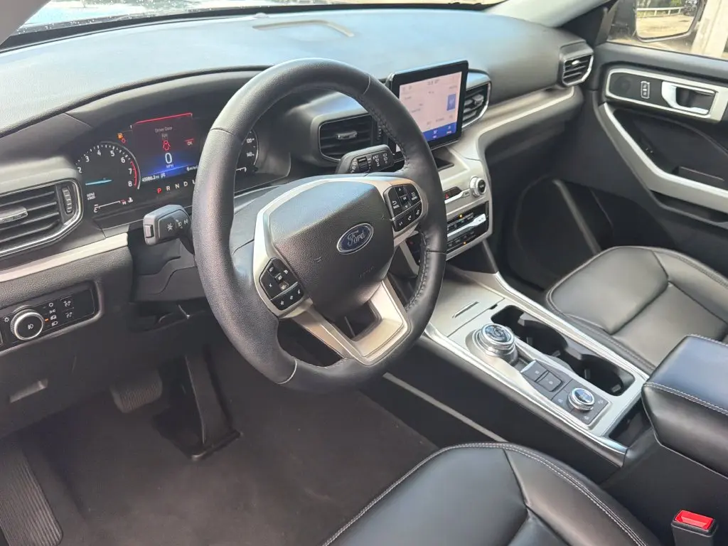 2023 Ford Explorer - $29,200