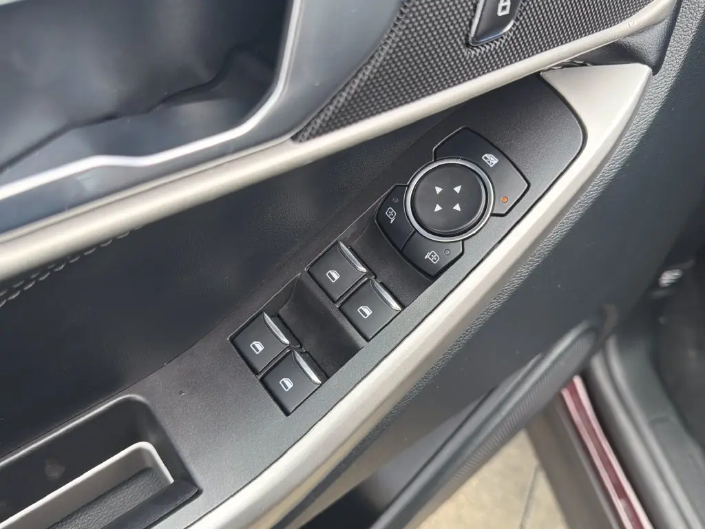2023 Ford Explorer - $29,200