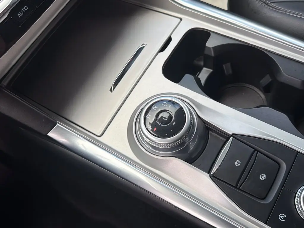 2023 Ford Explorer - $29,200