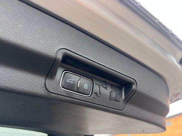 2023 Ford Explorer - $28,715
