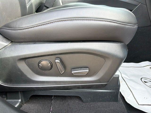 2024 Ford Explorer - $35,995