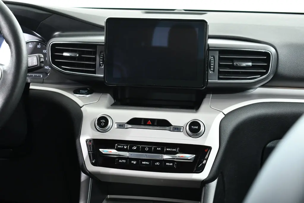 2024 Ford Explorer - $31,755