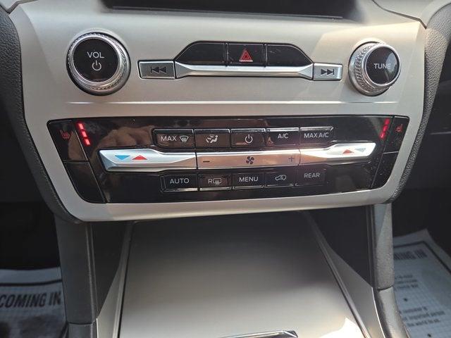 2022 Ford Explorer - $25,995