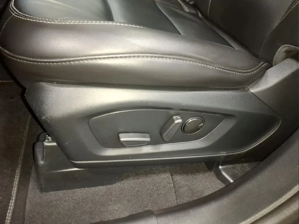 2023 Ford Explorer - $27,995
