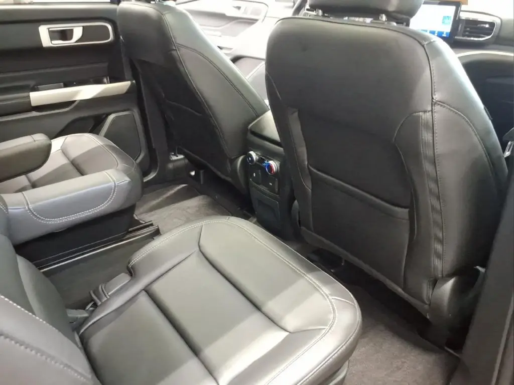 2023 Ford Explorer - $27,995