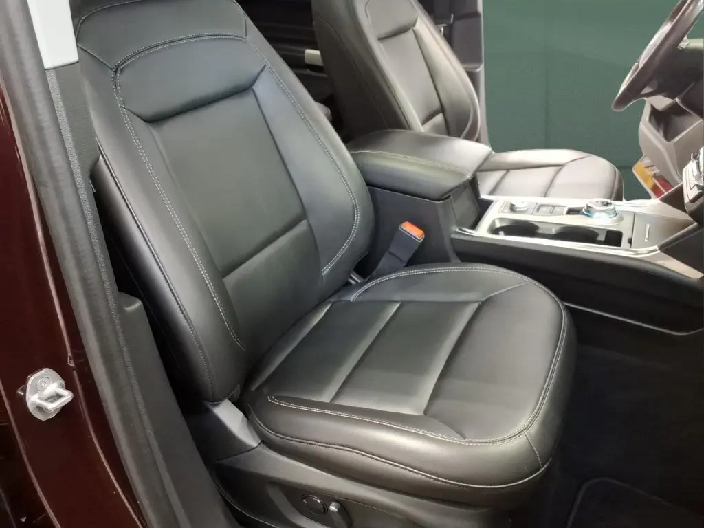2023 Ford Explorer - $27,995