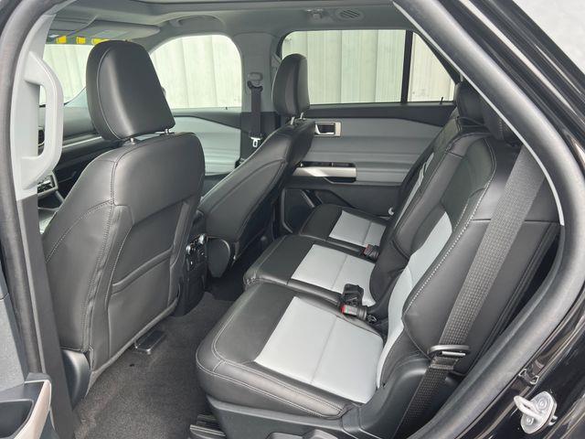 2023 Ford Explorer - $33,998