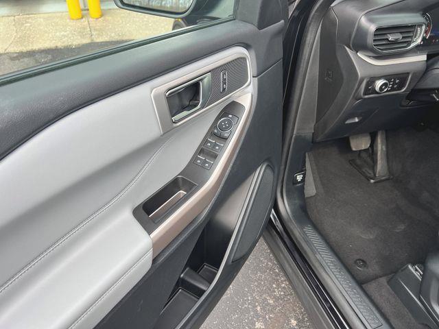 2023 Ford Explorer - $33,998