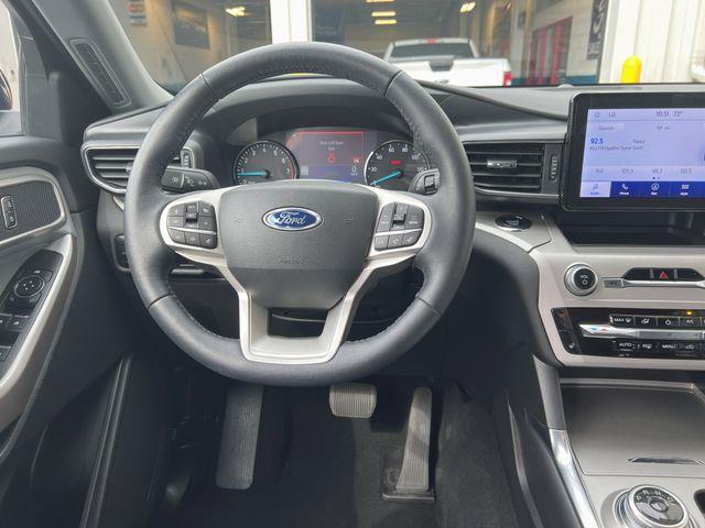 2023 Ford Explorer - $33,998