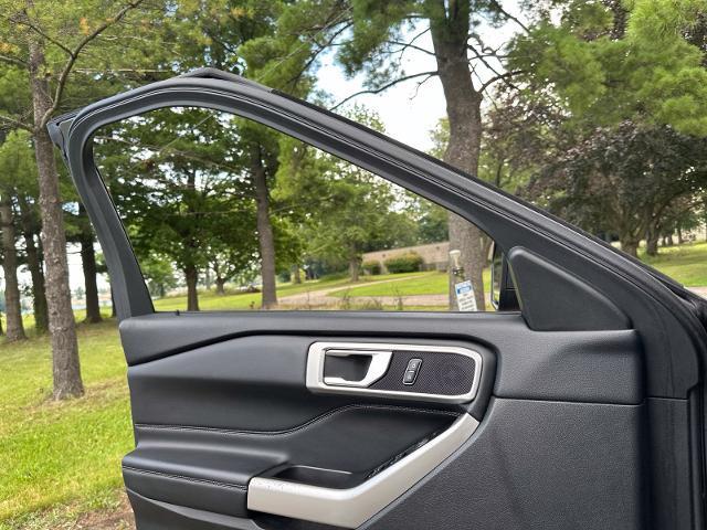 2023 Ford Explorer - $27,500