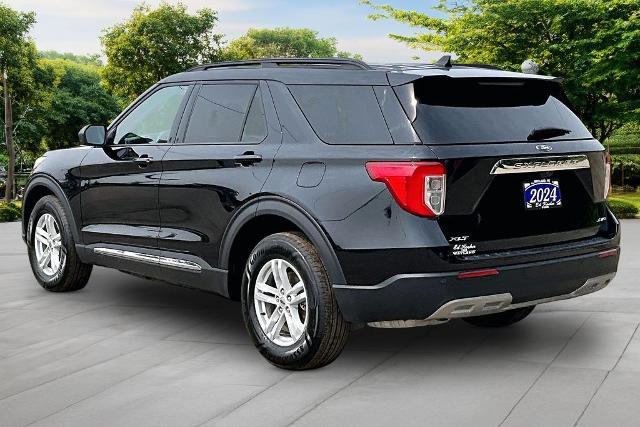 2024 Ford Explorer XLT — photo 1 of 36