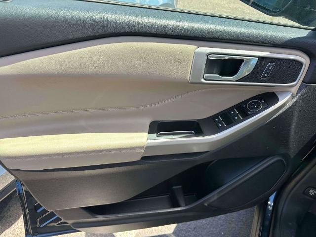 2022 Ford Explorer - $27,998