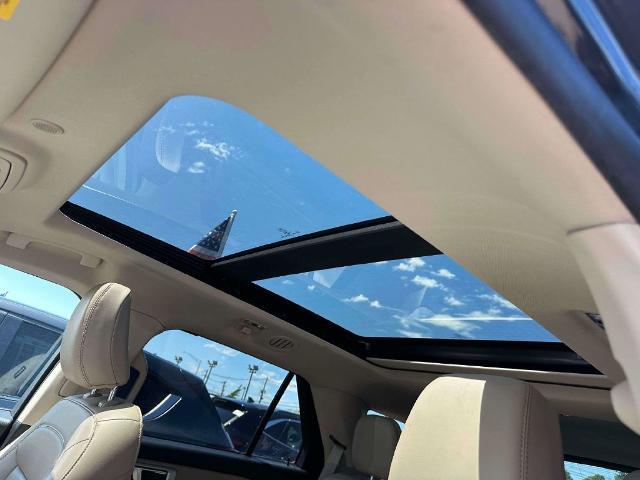 2022 Ford Explorer - $27,998