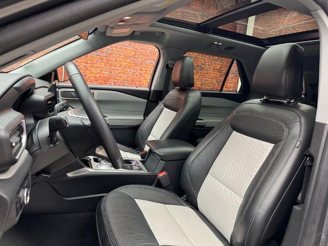 2023 Ford Explorer - $30,210