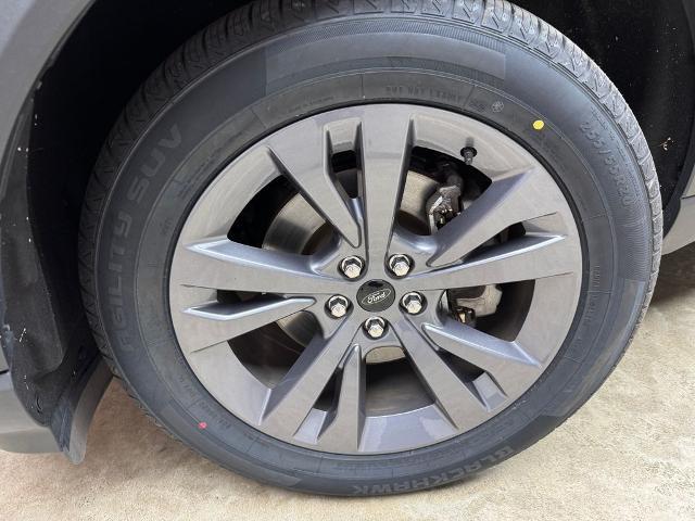 2023 Ford Explorer - $30,210
