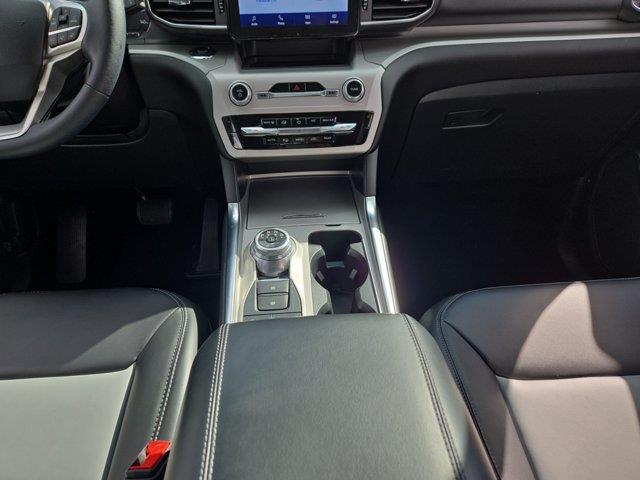 2024 Ford Explorer - $31,995