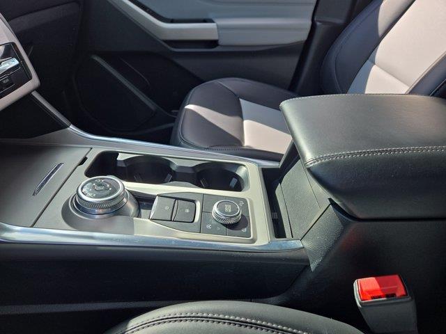 2024 Ford Explorer - $31,995