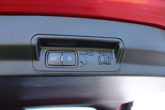 2024 Ford Explorer - $33,900