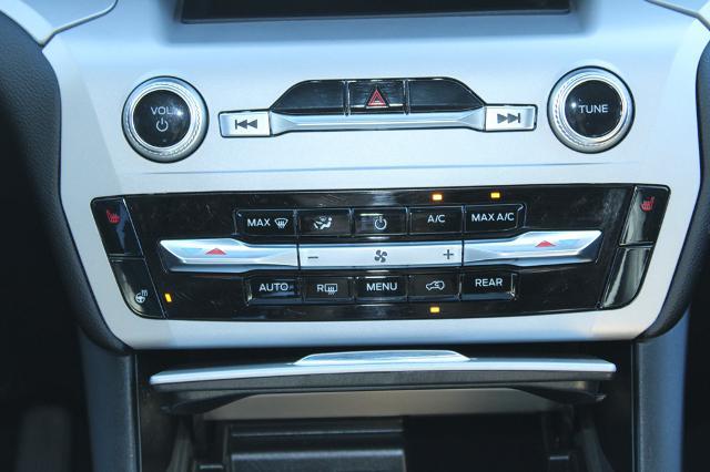 2024 Ford Explorer - $33,900