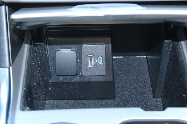 2024 Ford Explorer - $33,900